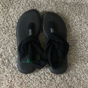 Sanuk black sandals